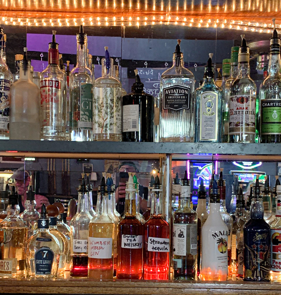 Mad Hanna Portland Dive Bars Photos by Steven Shomler