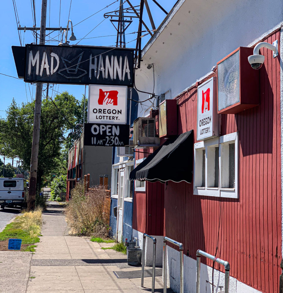 Mad Hanna Portland Dive Bars Photos by Steven Shomler