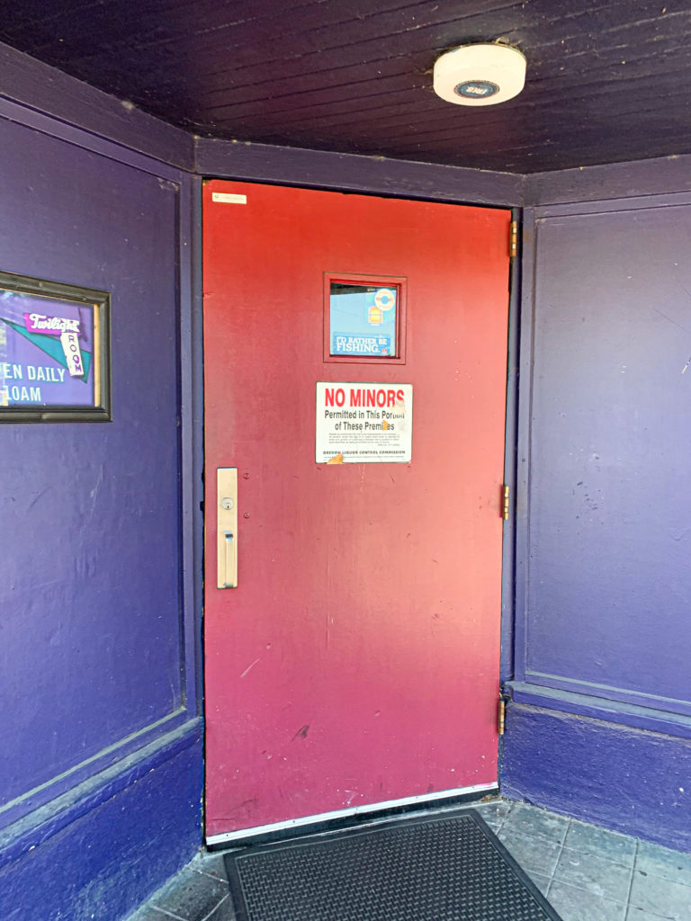 The Twilight Room Portland Dive Bars Photos by Steven Shomler