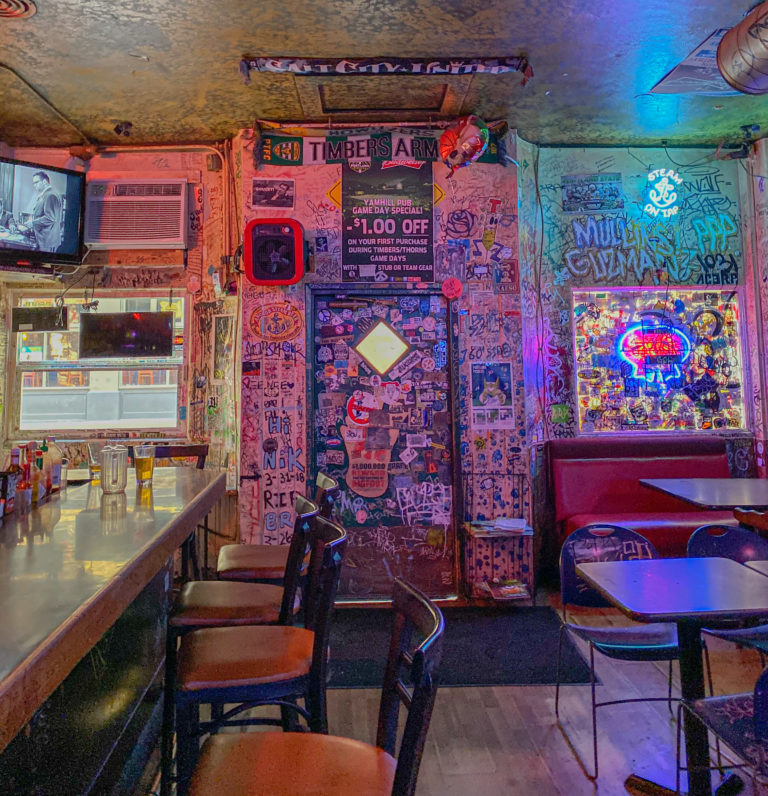 the-yamhill-pub-portland-dive-bars