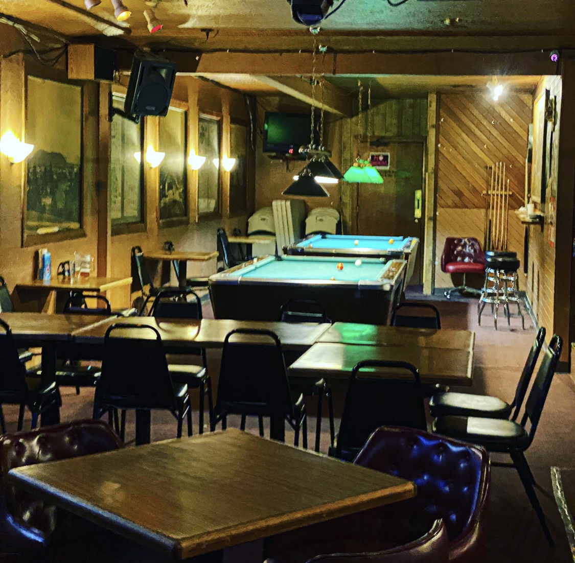 The Candlelight Restaurant and Lounge Portland Dive Bars Photos by Steven Shomler