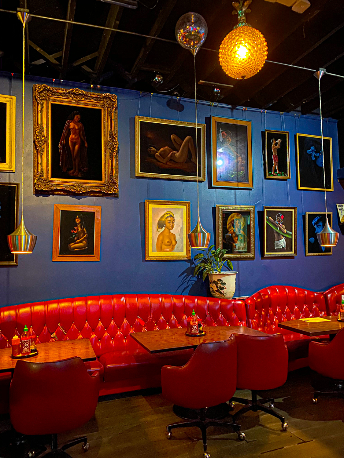 Da’ Hui Bar & Grill Portland Dive Bars Photo by Steven Shomler 