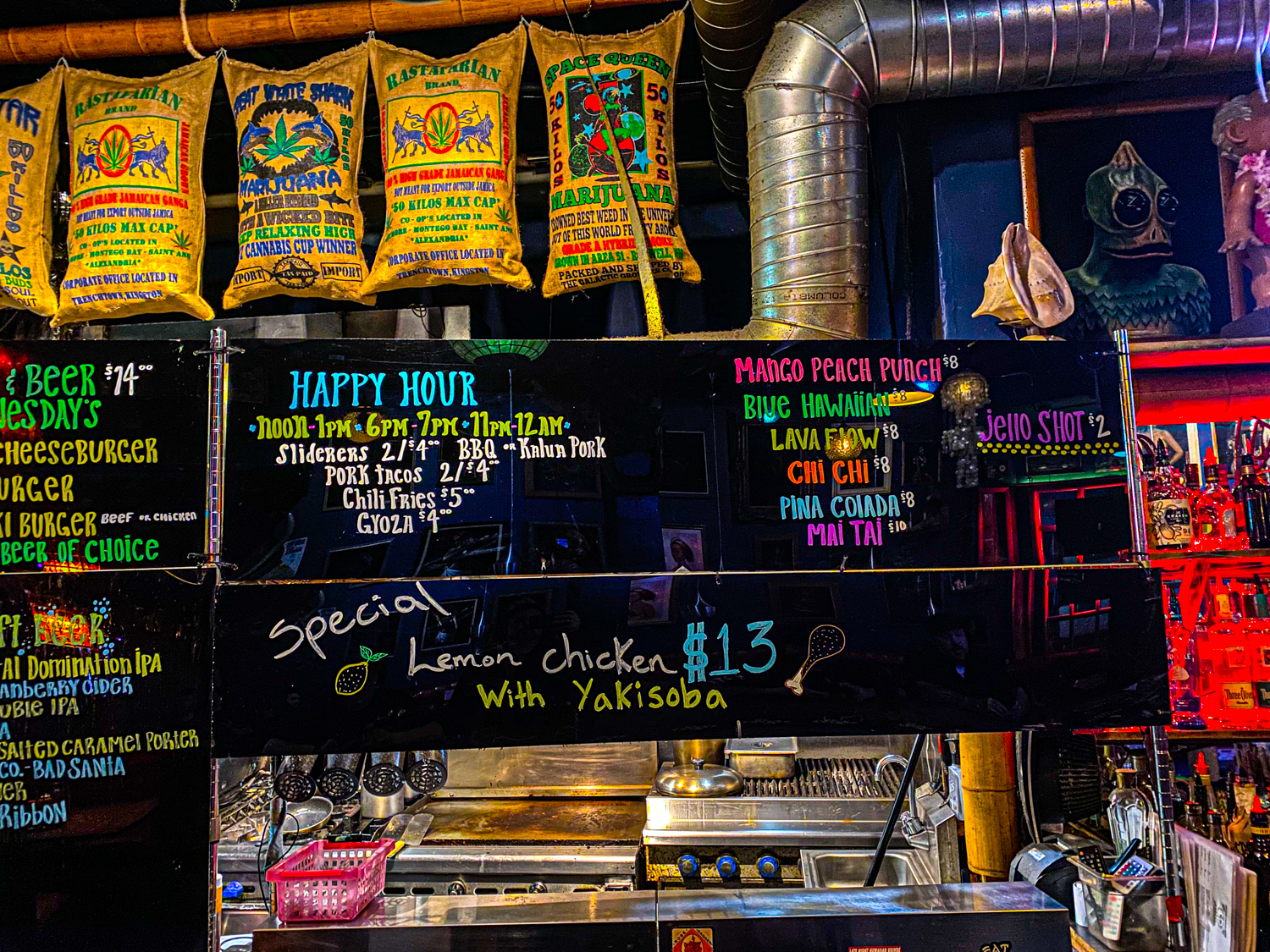 Da’ Hui Bar & Grill Portland Dive Bars Photo by Steven Shomler 