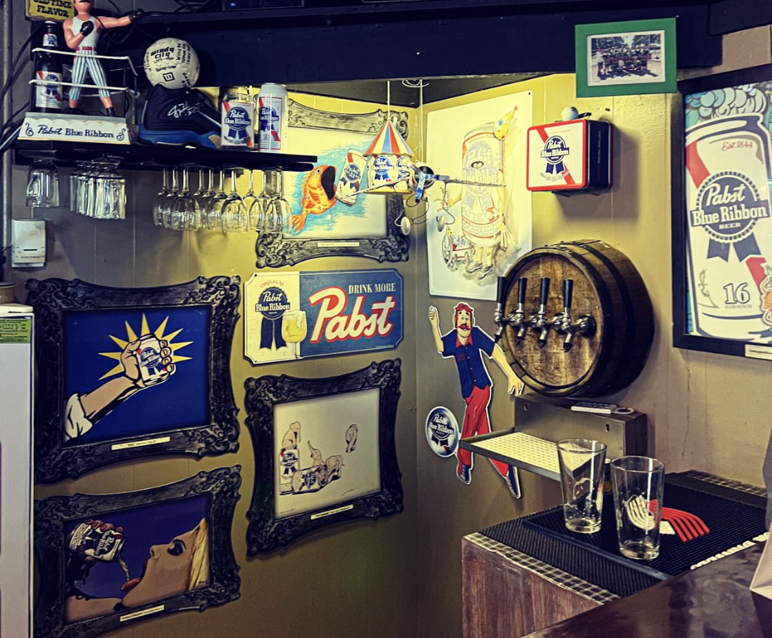 The Korner Pocket Portland Dive Bars Photo by Steven Shomler 