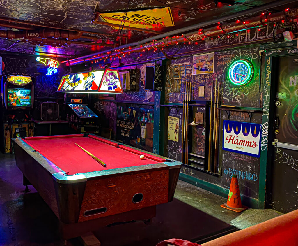 Gil’s Speakeasy Tavern Portland Dive Bars